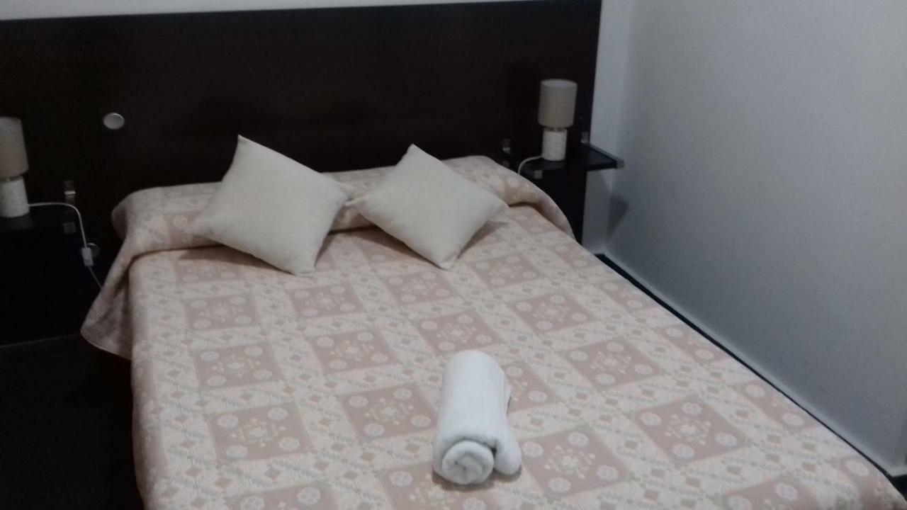 Apartamentos Turisticos Los Angeles Alcazar de San Juan Szoba fotó