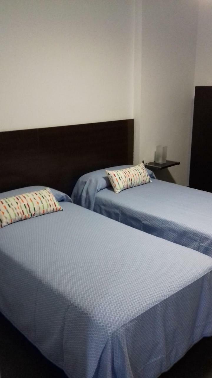 Apartamentos Turisticos Los Angeles Alcazar de San Juan Szoba fotó